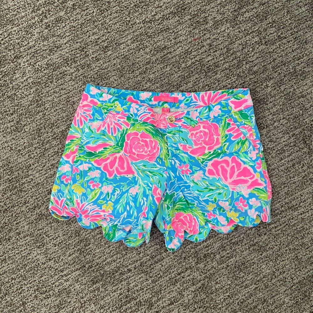 LILLY PULITZER 5” Scallop Hem Floral Print Shorts